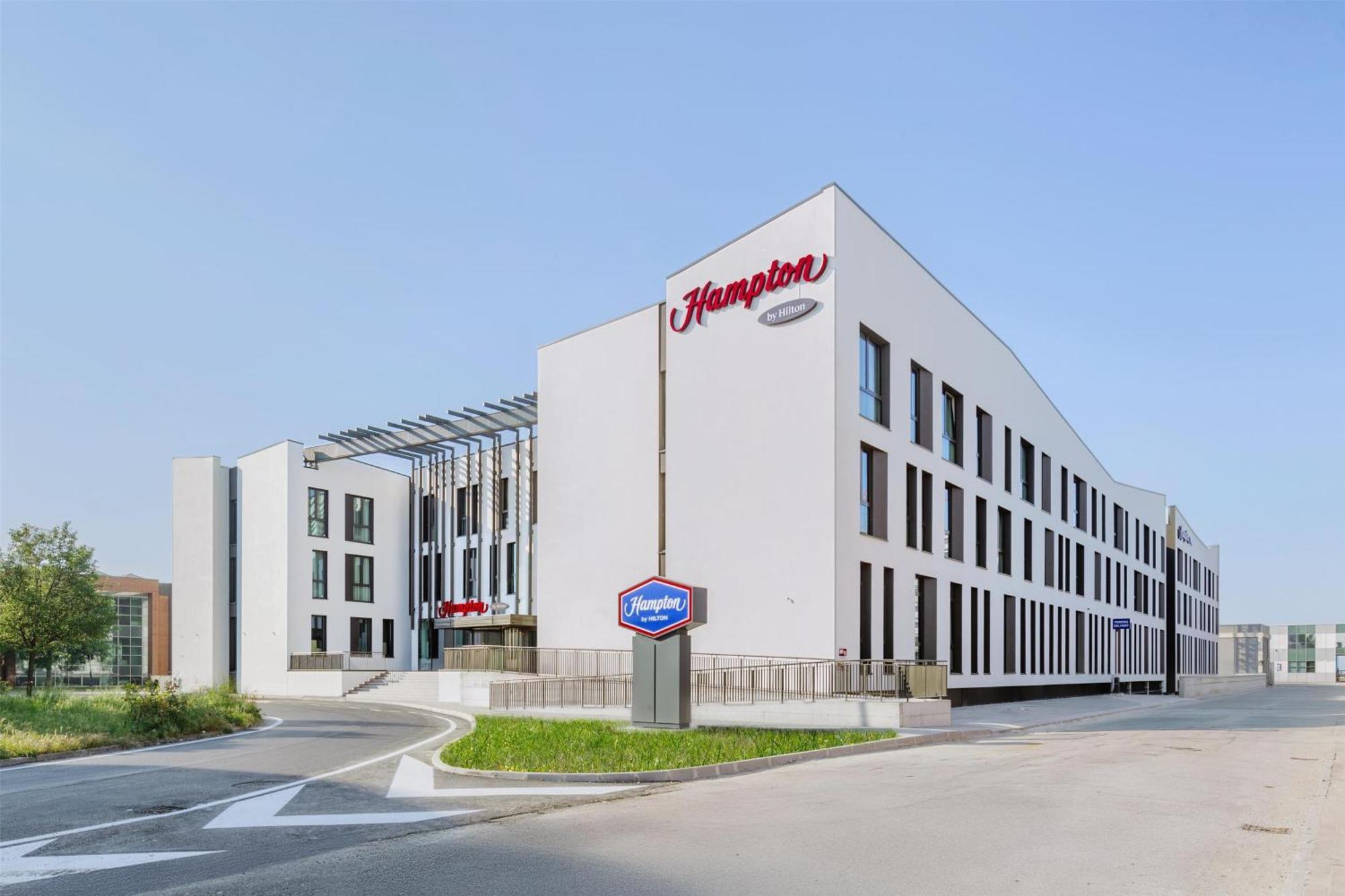 Hampton By Hilton Isola Nuova
